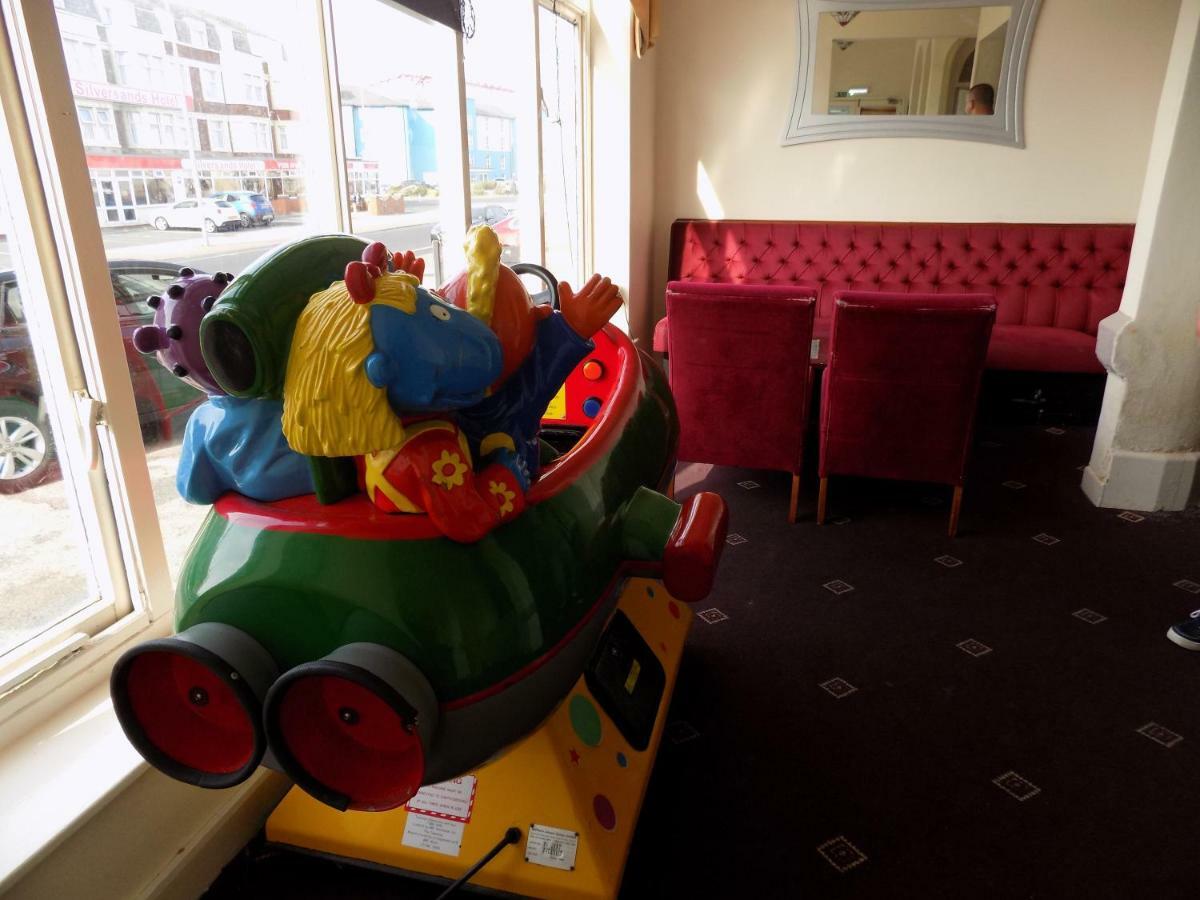 Pleasure Hotel By The Beach. Blackpool Ngoại thất bức ảnh